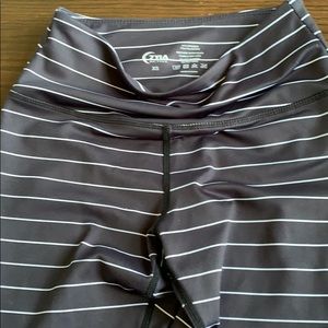 Zyia crop leggings XS